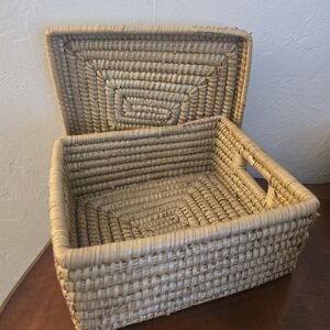 Handmade Woven Basket with Lid - Natural Tan